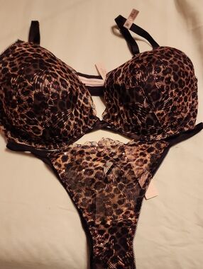 New Victoria's Secret Leopard Push-Up Bra & Thong Set - 38DD & L Panty